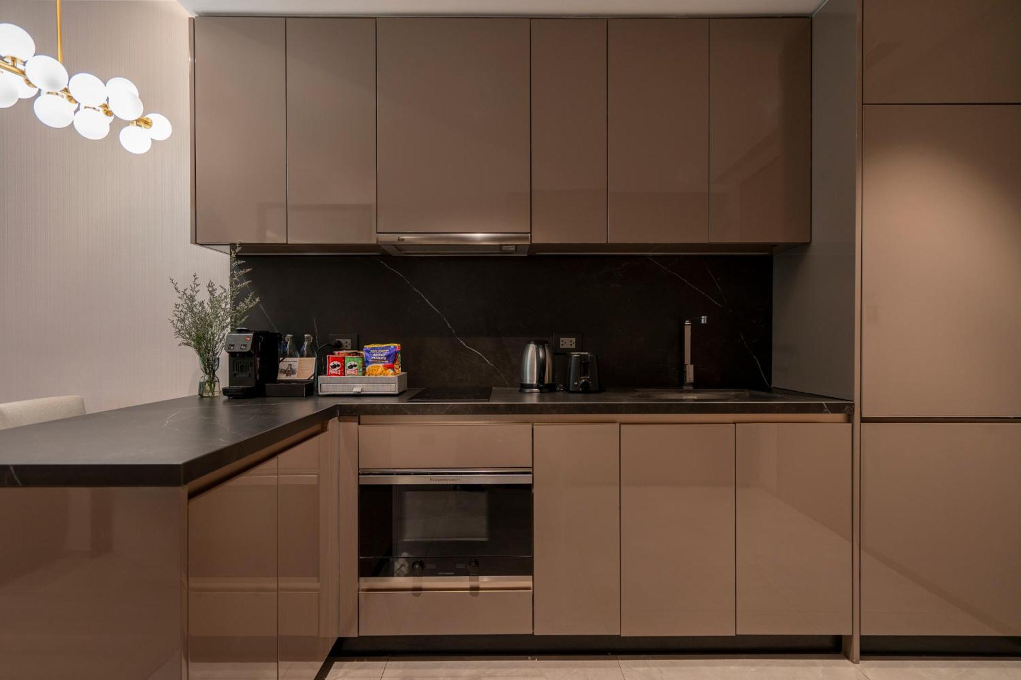 Walton Suites Sukhumvit Бангкок Екстер'єр фото