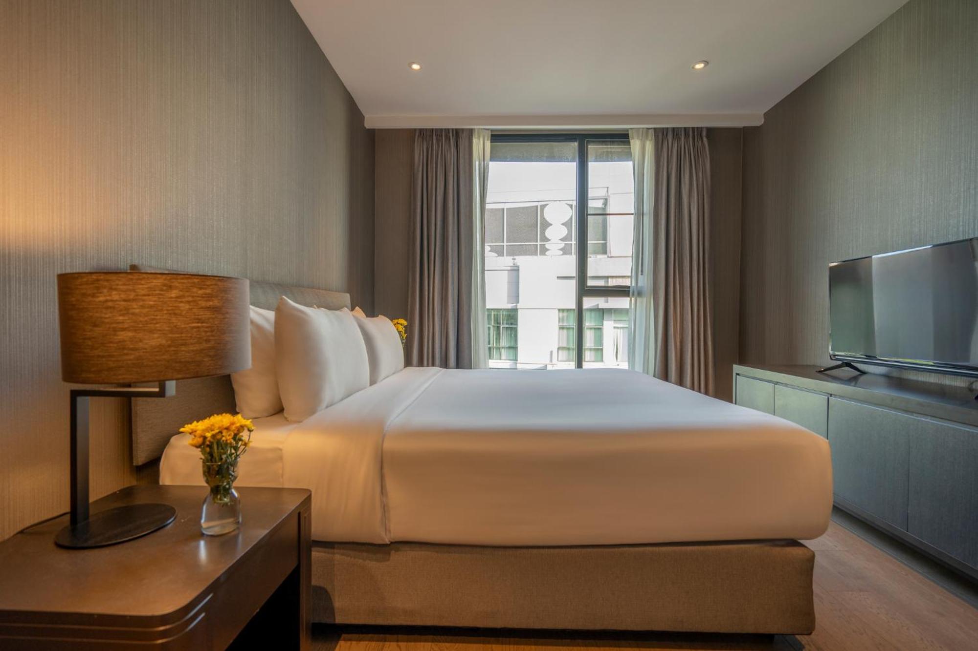 Walton Suites Sukhumvit Бангкок Номер фото