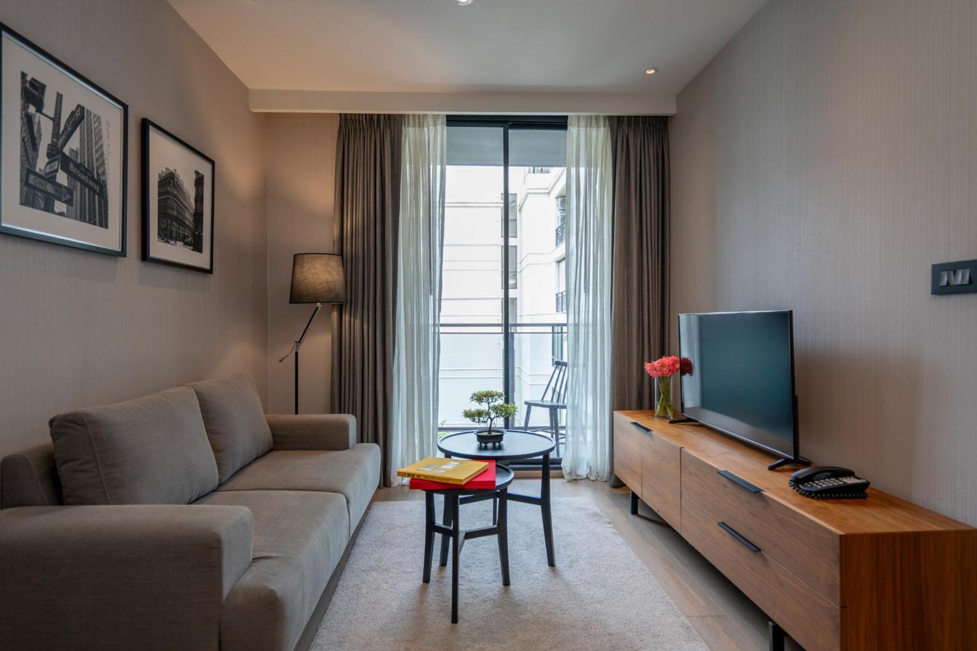 Walton Suites Sukhumvit Бангкок Екстер'єр фото