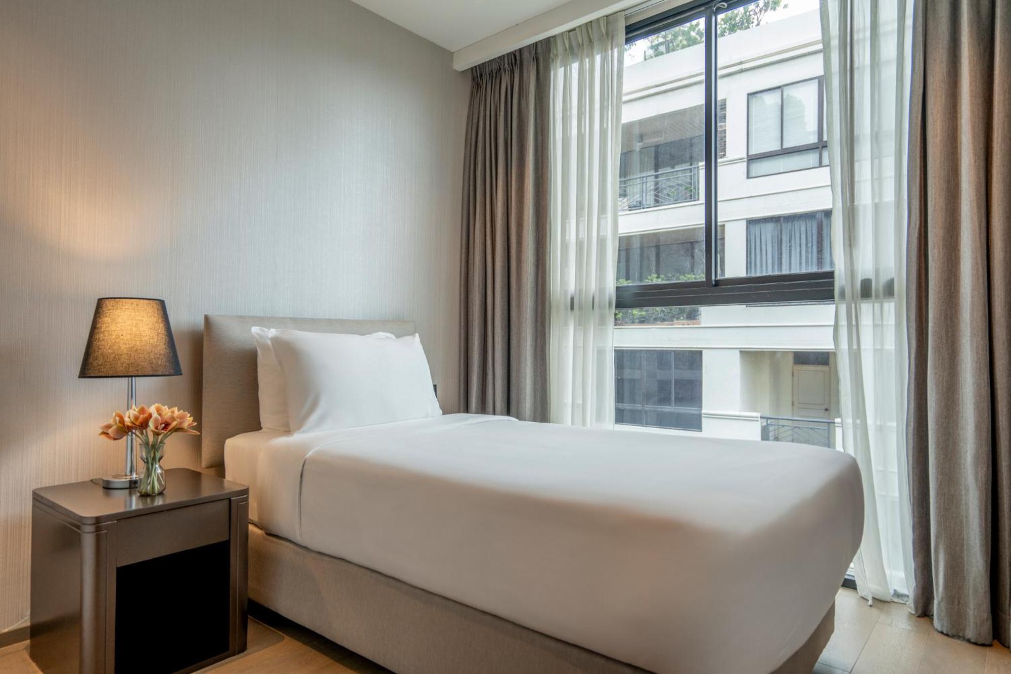 Walton Suites Sukhumvit Бангкок Екстер'єр фото