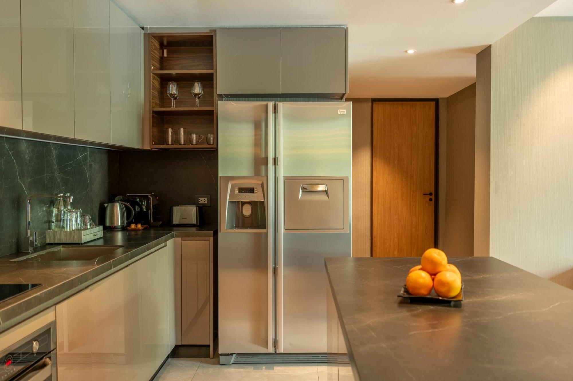 Walton Suites Sukhumvit Бангкок Екстер'єр фото