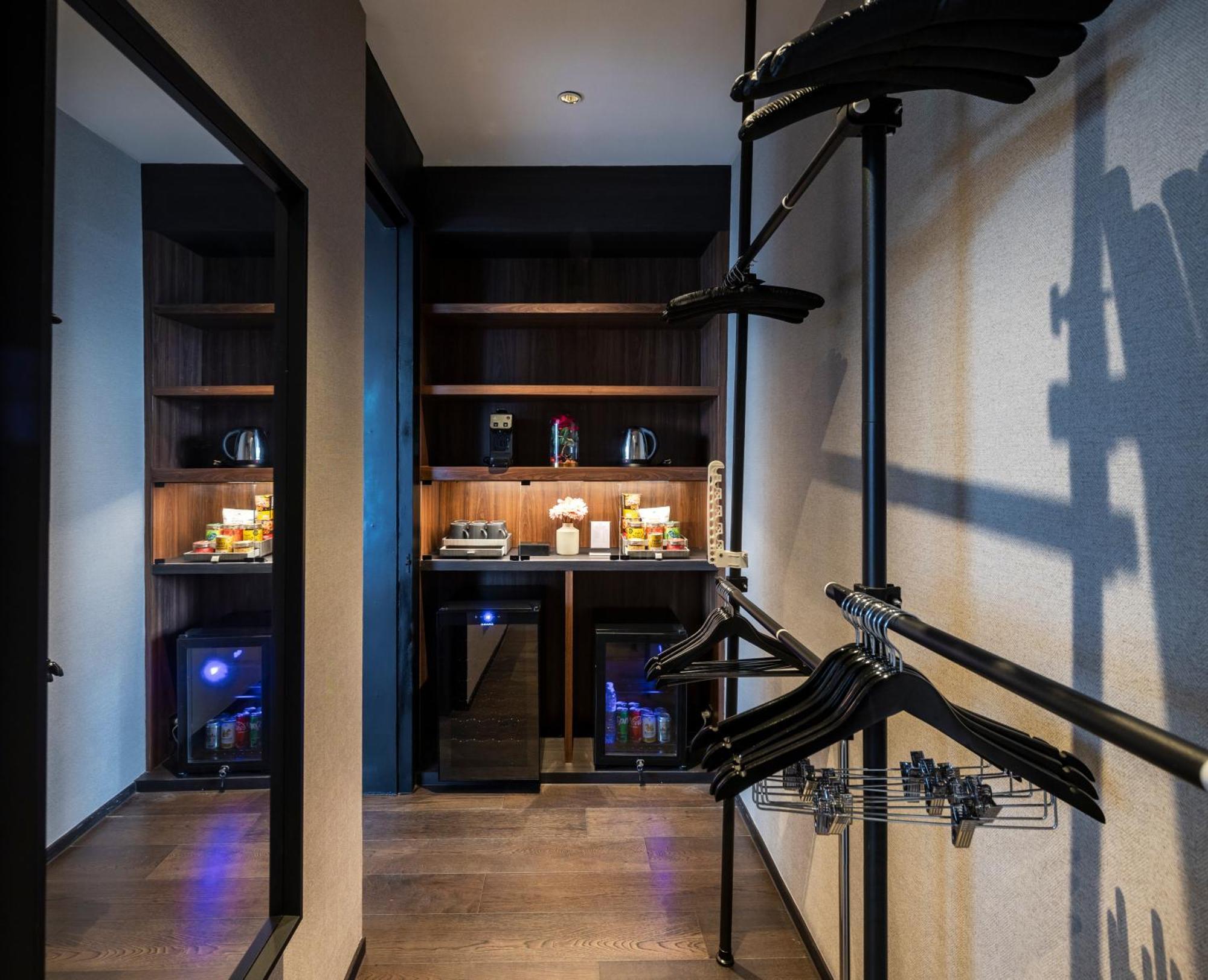 Walton Suites Sukhumvit Бангкок Екстер'єр фото